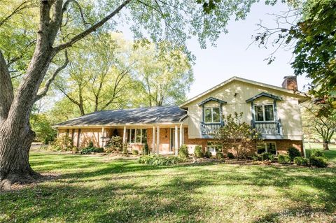 Photo of 8311 National Road, Brookville, OH 45309 (MLS # 946490)