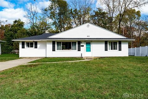 Photo of 855 Brookfield Road, Dayton, OH 45429 (MLS # 946375)