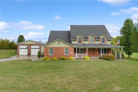 Photo of 420 Fitchs Farm Court, Lebanon, OH 45036 (MLS # 945523) Photo of 420 Fitchs Farm Court, Lebanon, OH 45036 (MLS # 945523)