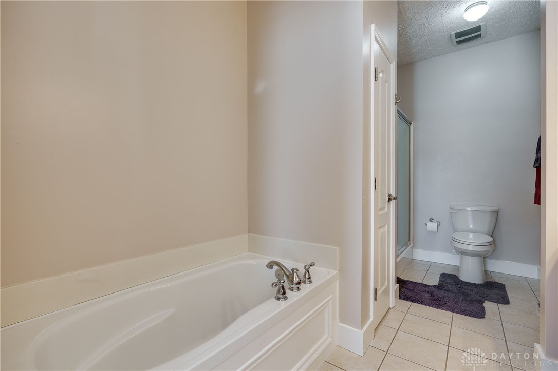 2736 Oak Trace Court, Beavercreek, Ohio image 33