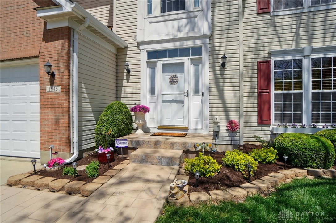 1045 Umbreit Court, Miamisburg, Ohio image 2
