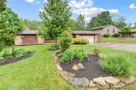 Photo of 536 Queen Eleanor Court, Miamisburg, OH 45342 (MLS # 952809)