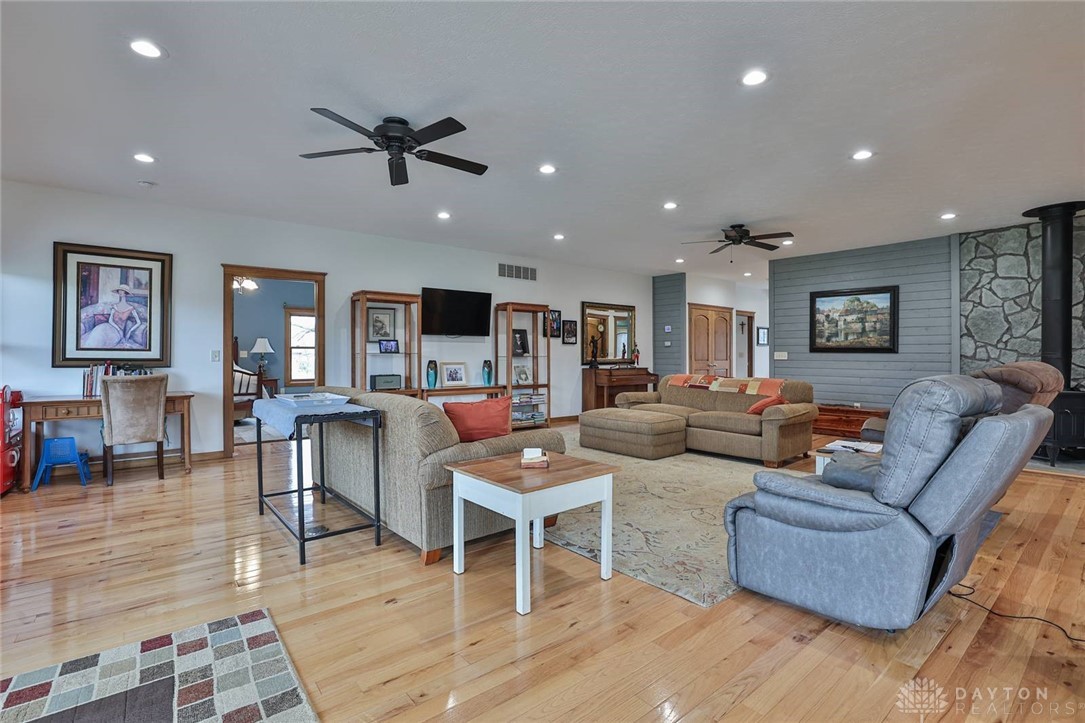 Residential, Clarksville, Ohio image 9