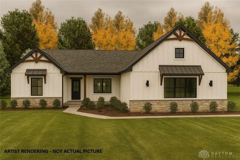 Photo of 376 Greys Run, Lebanon, OH 45036 (MLS # 950166)