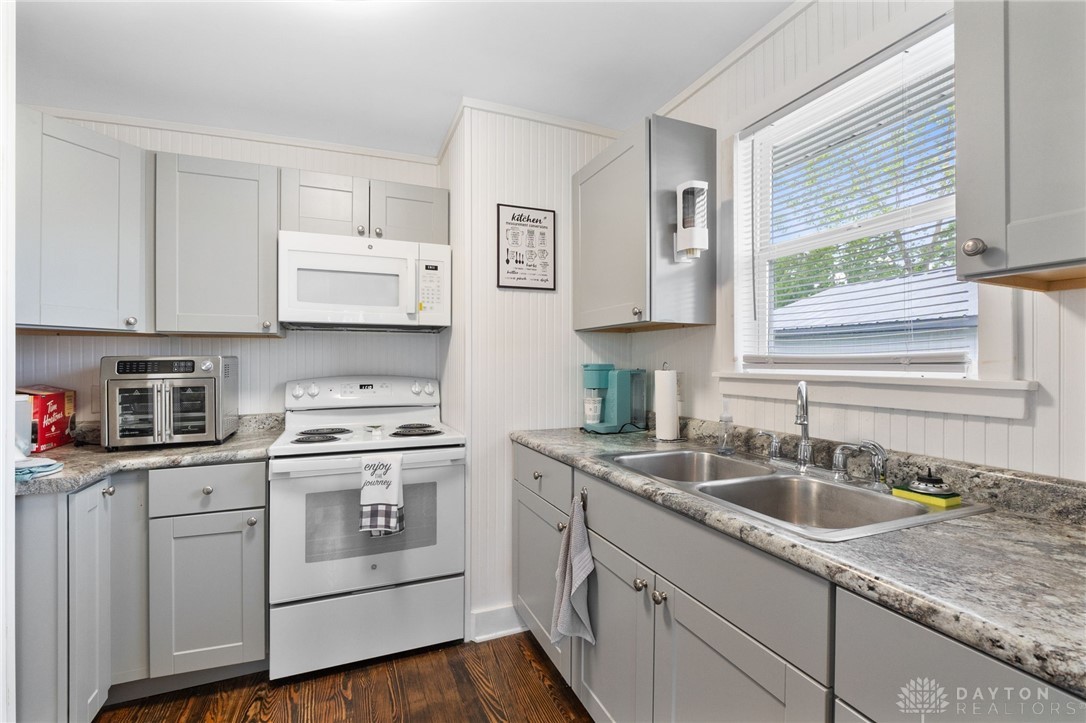 2121 N Fairfield Road, Beavercreek, Ohio image 12