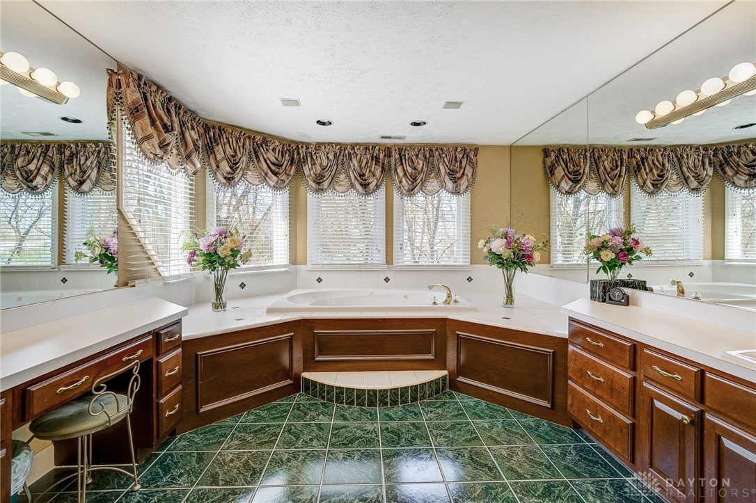 4649 Schrubb Drive, Dayton, Ohio image 36
