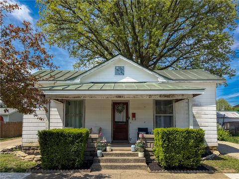 Photo of 225 S Franklin Street, Eaton, OH 45320 (MLS # 958243)