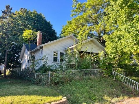 Photo of 124 Knecht Drive, Dayton, OH 45405 (MLS # 946174)