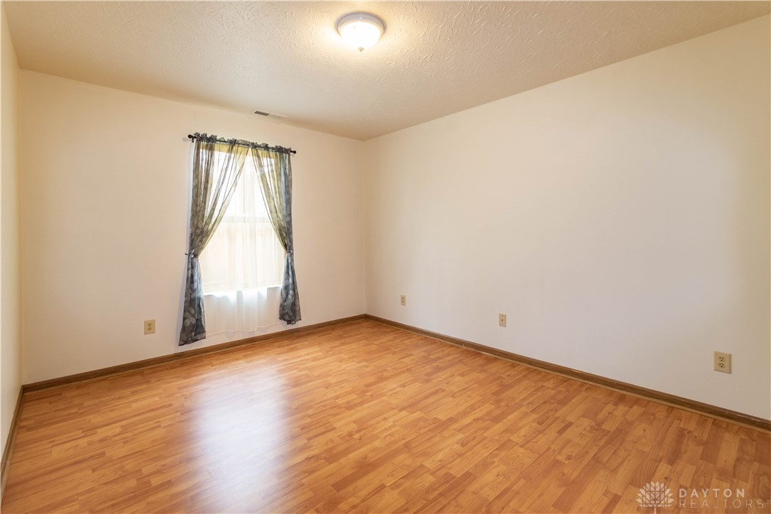 976 Pom Court #B ON LEFT SIDE, Trenton, Ohio image 8