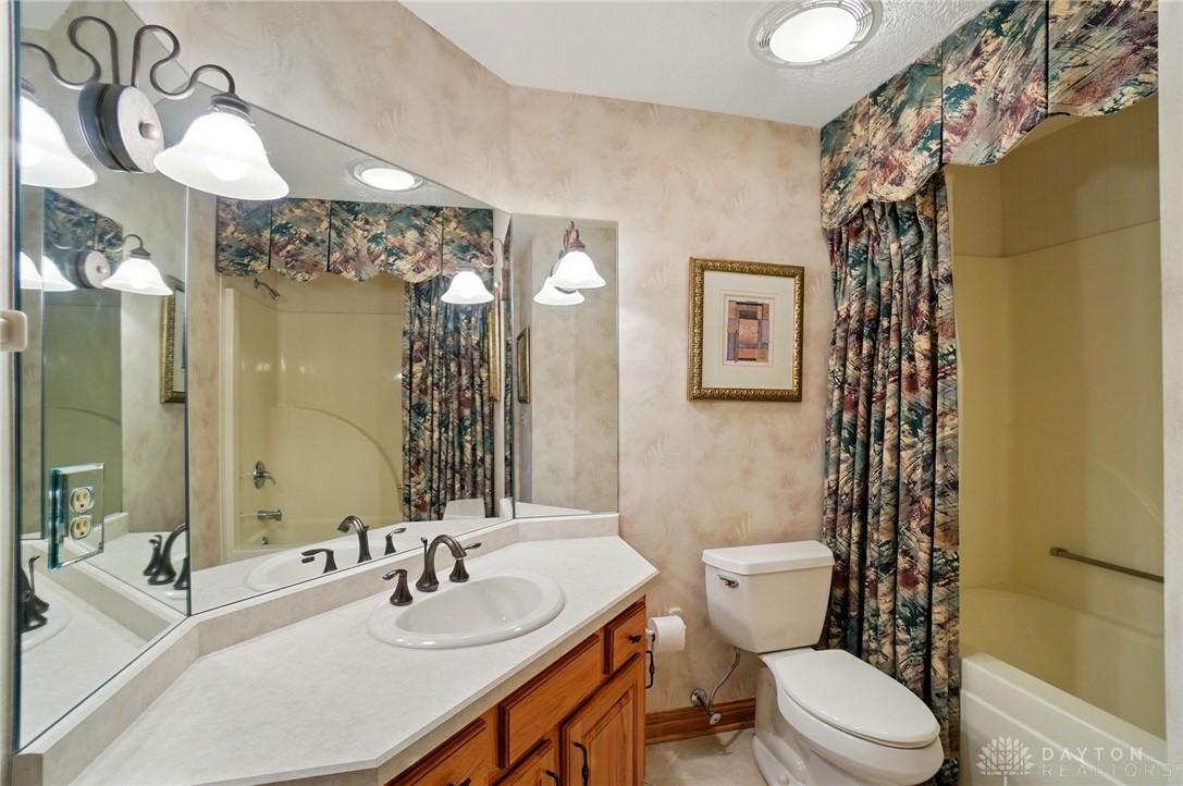 1585 Oakwood Trail, Beavercreek Township, Ohio image 44