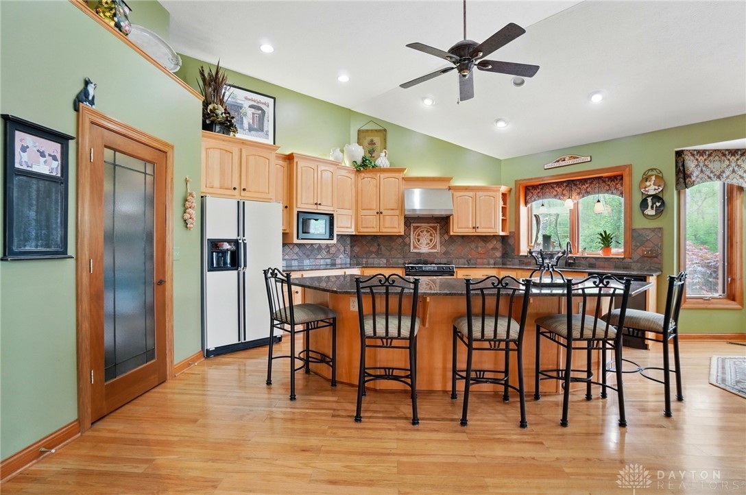 1585 Oakwood Trail, Beavercreek Township, Ohio image 20