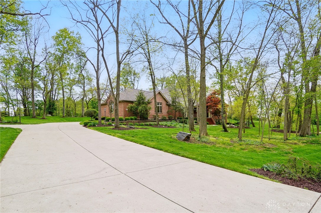 1585 Oakwood Trail, Beavercreek Township, Ohio image 5