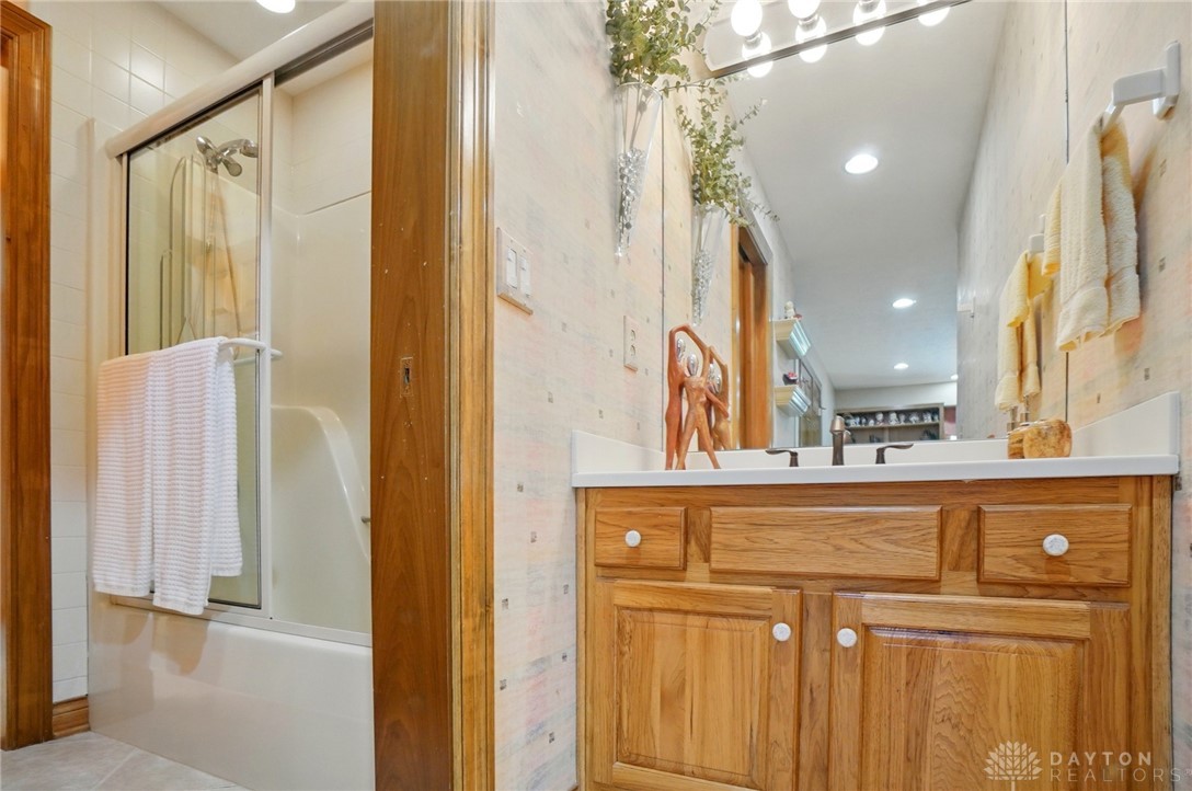 1585 Oakwood Trail, Beavercreek Township, Ohio image 37
