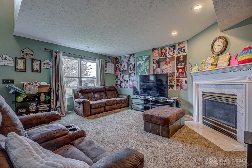 930 E Branch Court, Trenton, Ohio image 3