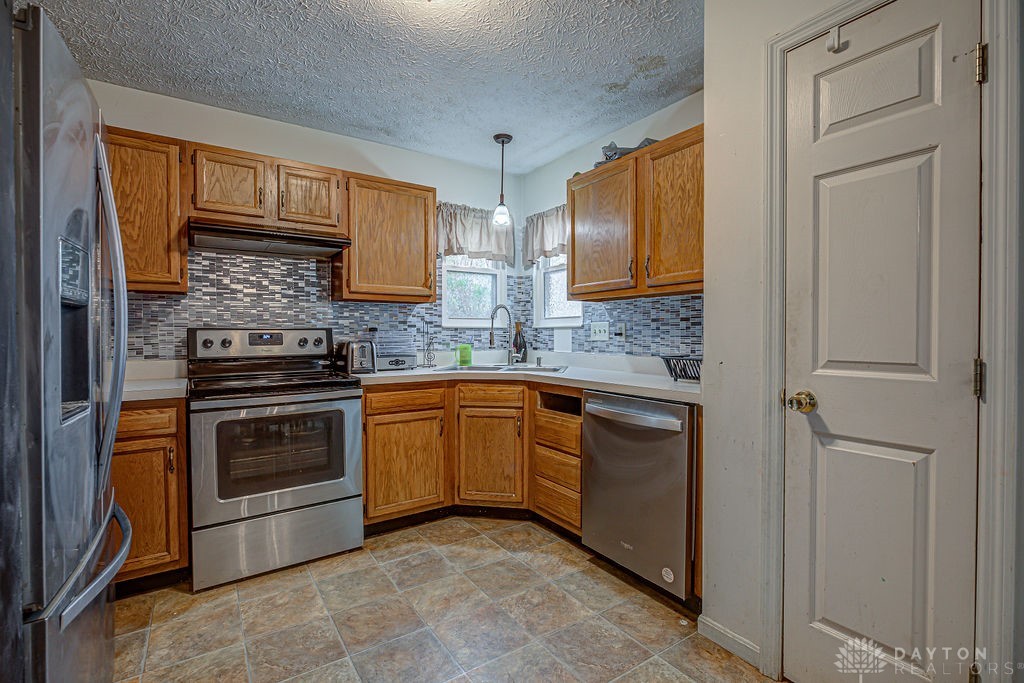 930 E Branch Court, Trenton, Ohio image 5