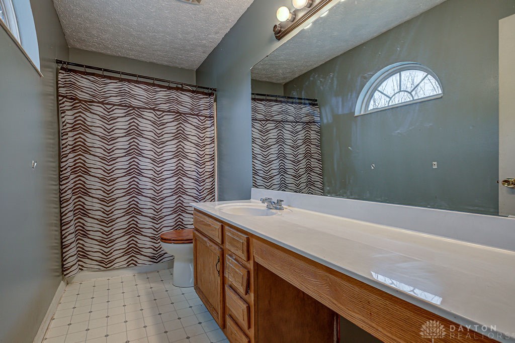 930 E Branch Court, Trenton, Ohio image 14