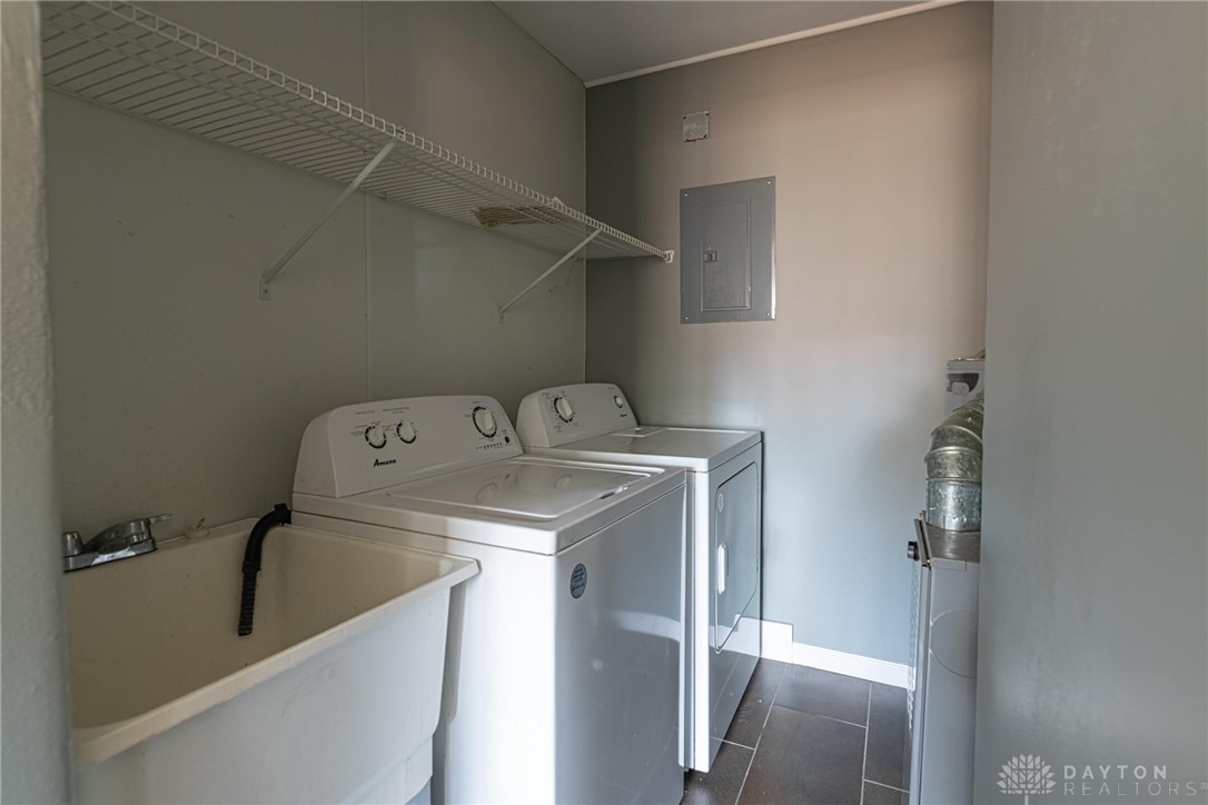 Dayton, Ohio 45402, United States, 1 Bedroom Bedrooms, ,1 BathroomBathrooms,Residential,Active,233008