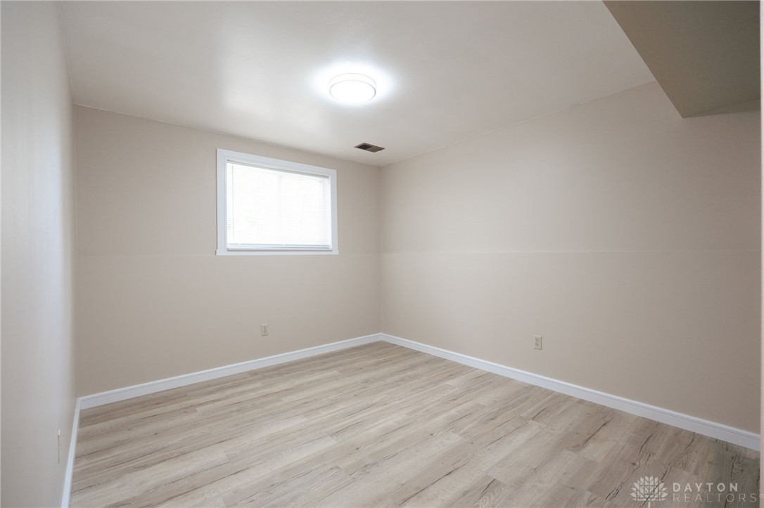 Dayton, Ohio 45431, United States, 5 Bedrooms Bedrooms, ,3 BathroomsBathrooms,Residential,Active,211471