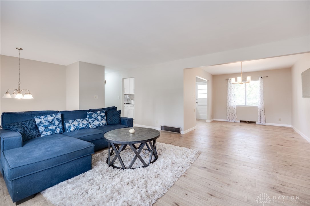 Dayton, Ohio 45431, United States, 5 Bedrooms Bedrooms, ,3 BathroomsBathrooms,Residential,Active,211471