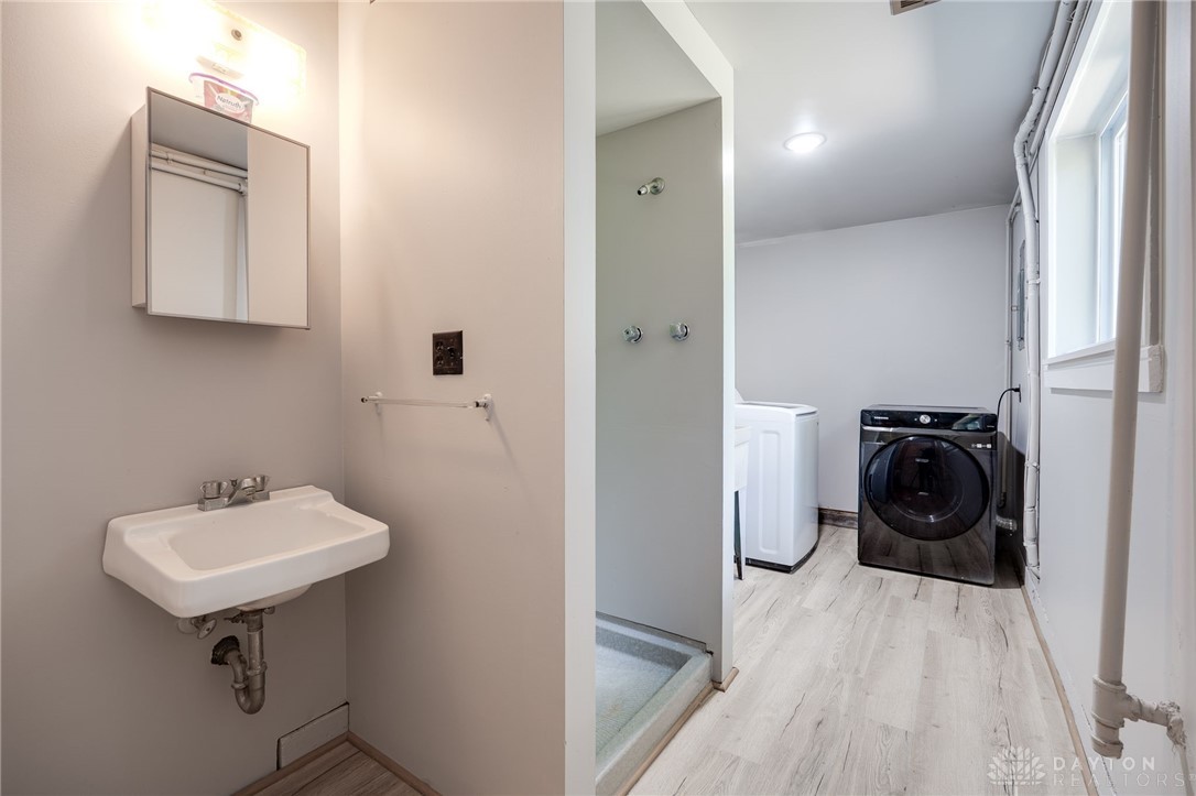 Dayton, Ohio 45431, United States, 5 Bedrooms Bedrooms, ,3 BathroomsBathrooms,Residential,Active,211471