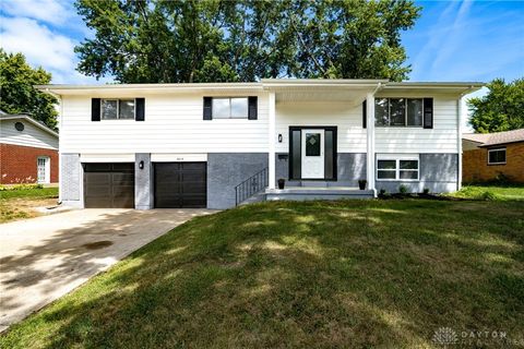 Photo of 5619 Candlelight Lane, Dayton, OH 45431 (MLS # 943729)