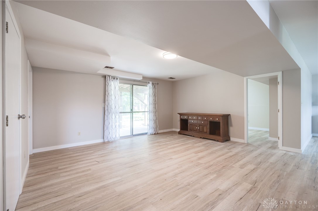 Dayton, Ohio 45431, United States, 5 Bedrooms Bedrooms, ,3 BathroomsBathrooms,Residential,Active,211471