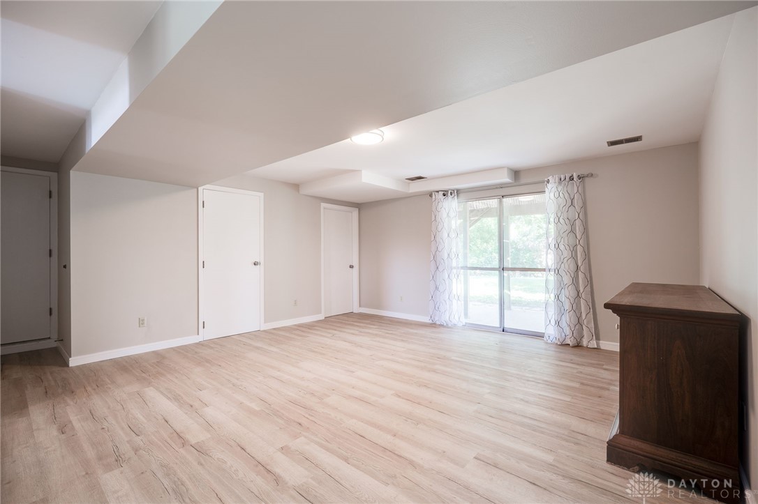 Dayton, Ohio 45431, United States, 5 Bedrooms Bedrooms, ,3 BathroomsBathrooms,Residential,Active,211471