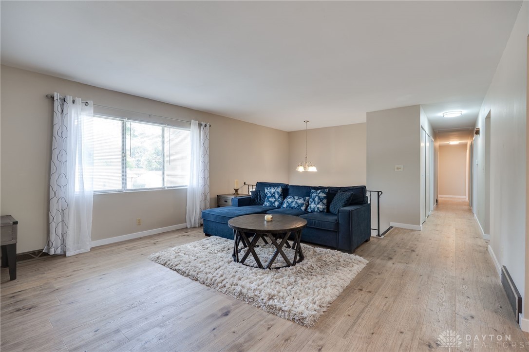 Dayton, Ohio 45431, United States, 5 Bedrooms Bedrooms, ,3 BathroomsBathrooms,Residential,Active,211471