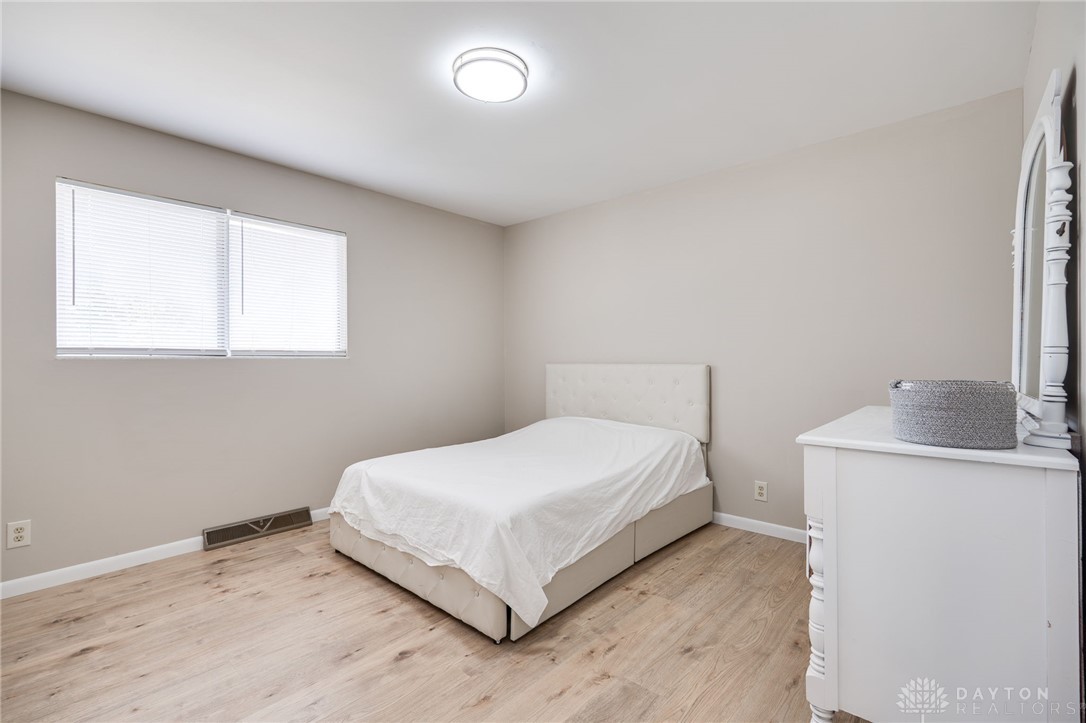 Dayton, Ohio 45431, United States, 5 Bedrooms Bedrooms, ,3 BathroomsBathrooms,Residential,Active,211471