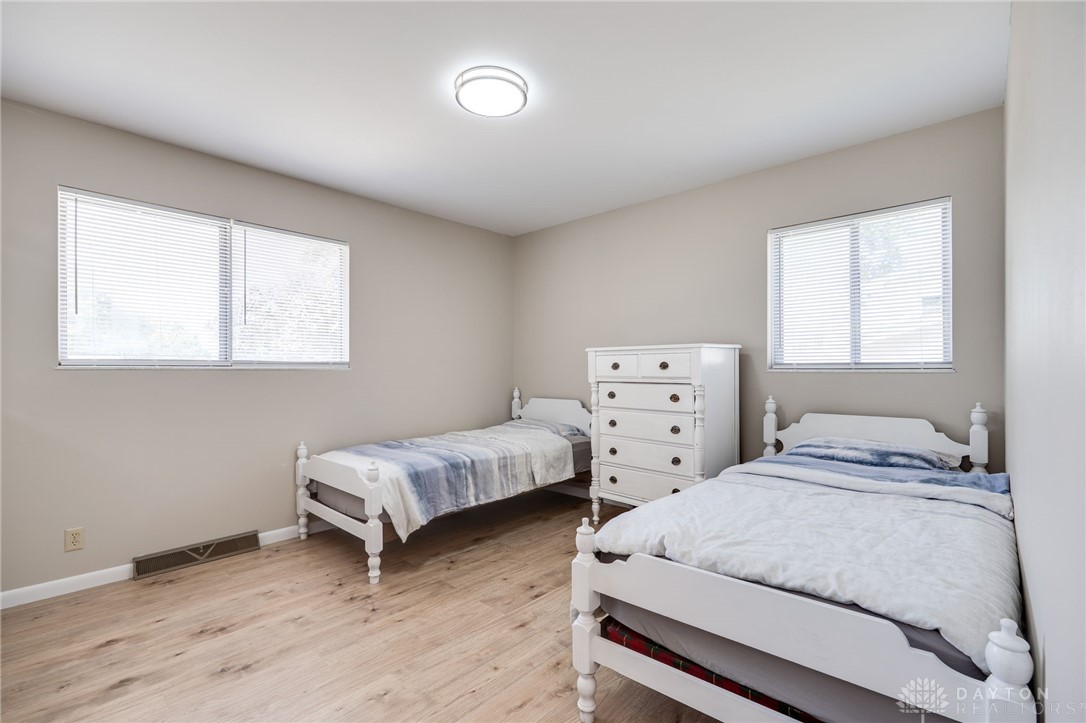 Dayton, Ohio 45431, United States, 5 Bedrooms Bedrooms, ,3 BathroomsBathrooms,Residential,Active,211471