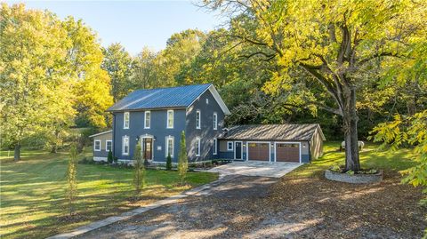 Photo of 724 Riverside Drive, Sidney, OH 45365 (MLS # 954912)