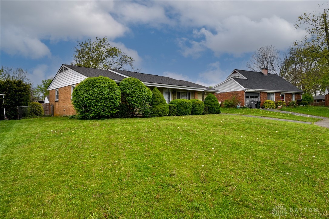 1367 Sheridan Court, Troy, Ohio image 3