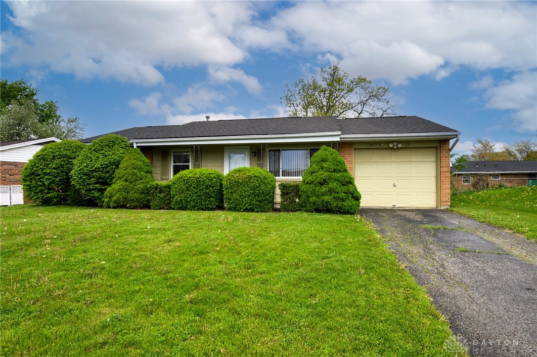 1367 Sheridan Court, Troy, Ohio image 1