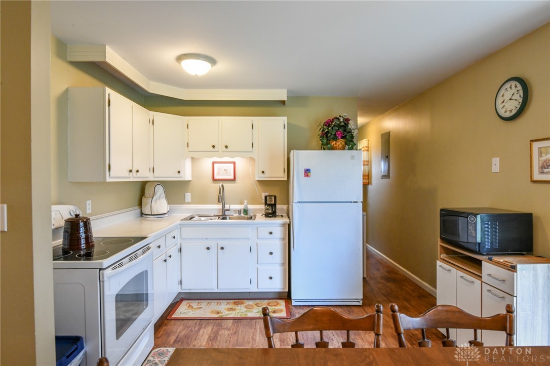 1367 Sheridan Court, Troy, Ohio image 15