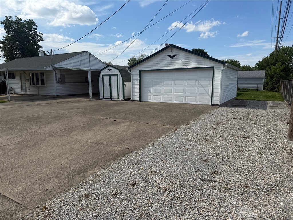 409 Skyview Drive, Vandalia, Ohio image 3