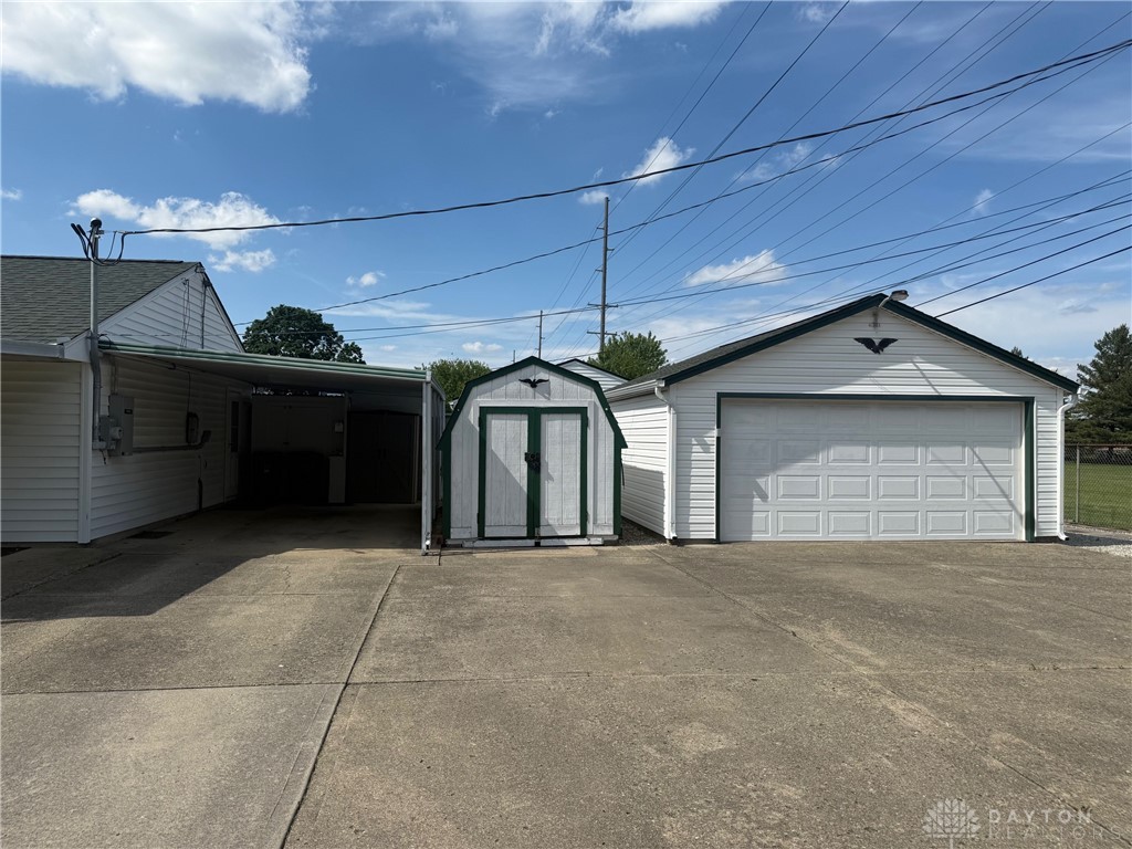 409 Skyview Drive, Vandalia, Ohio image 2