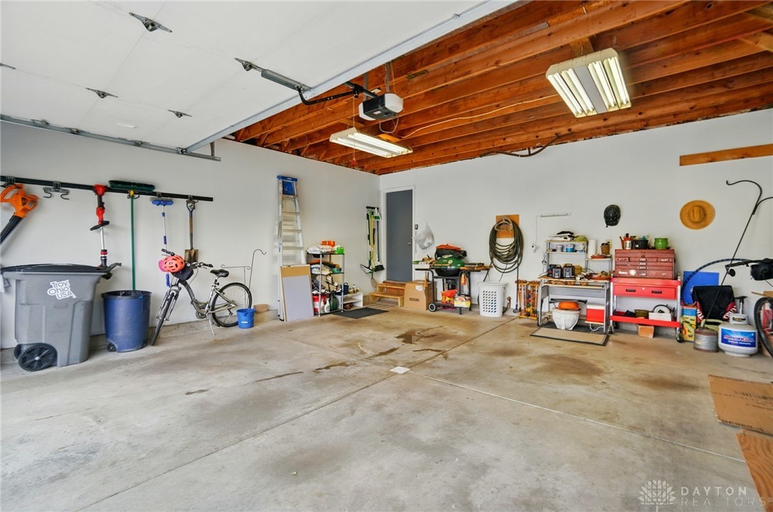 1528 Brook Park Drive, Troy, Ohio image 44