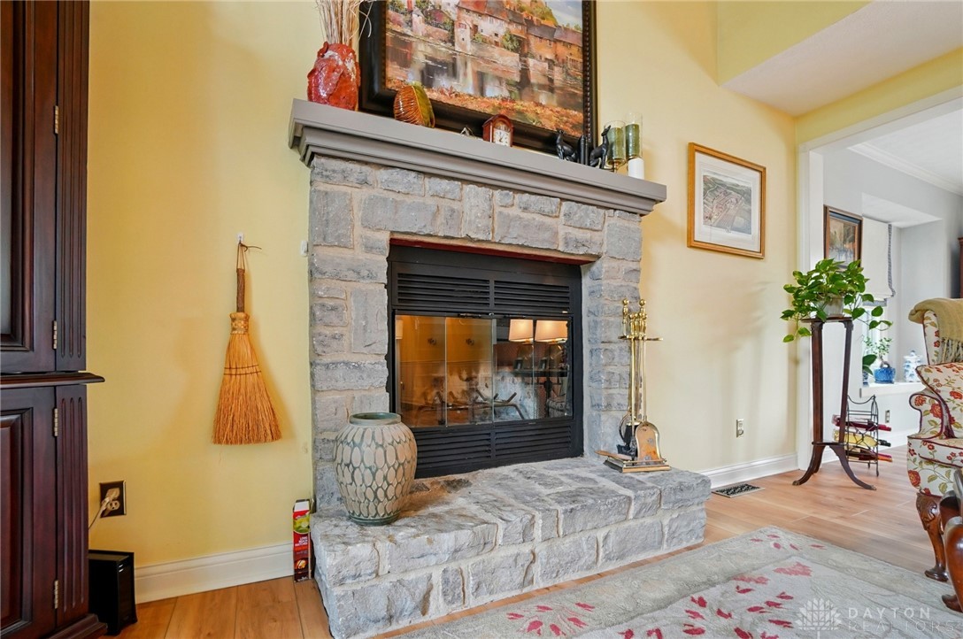 1528 Brook Park Drive, Troy, Ohio image 9