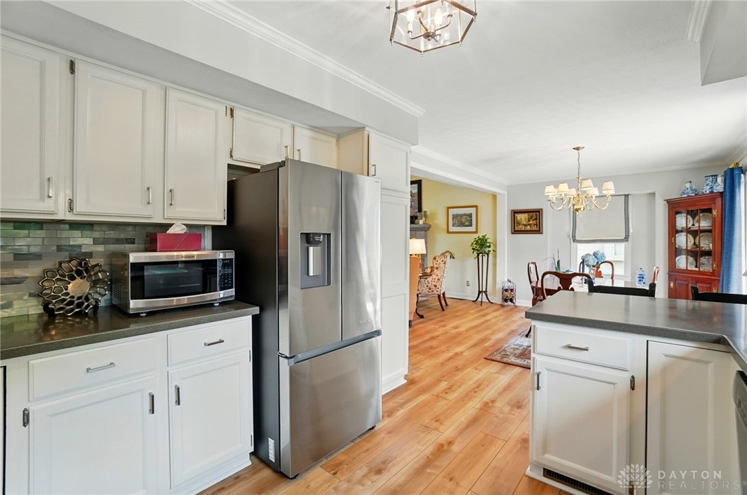 1528 Brook Park Drive, Troy, Ohio image 17