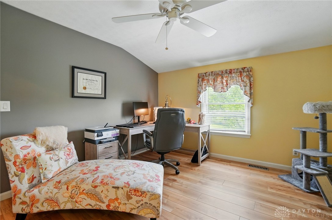 1528 Brook Park Drive, Troy, Ohio image 29