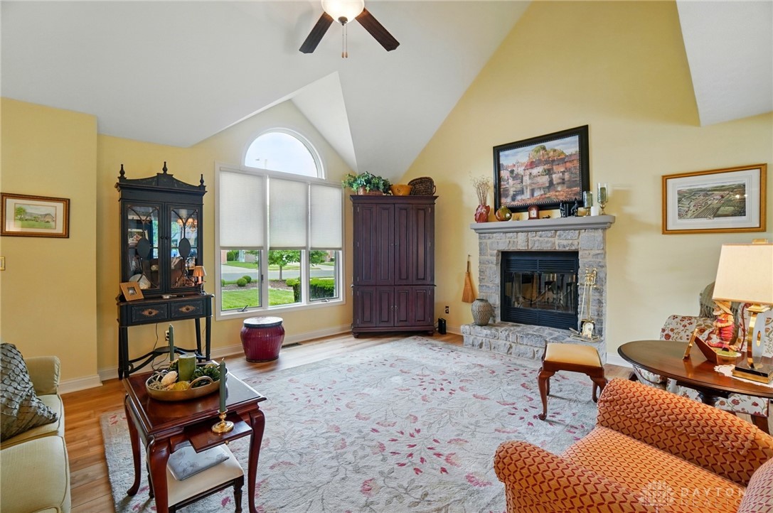 1528 Brook Park Drive, Troy, Ohio image 7