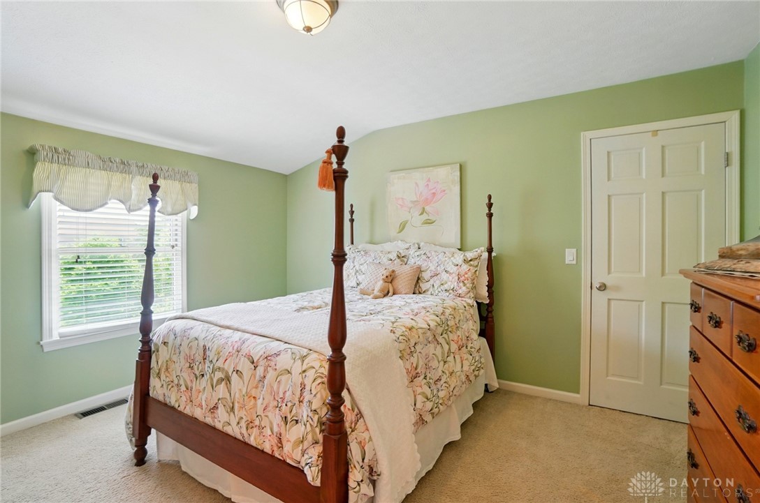 1528 Brook Park Drive, Troy, Ohio image 33