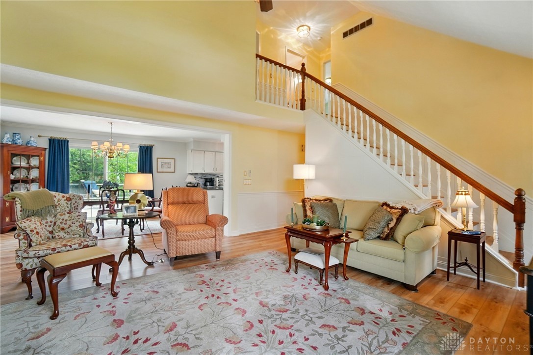 1528 Brook Park Drive, Troy, Ohio image 10