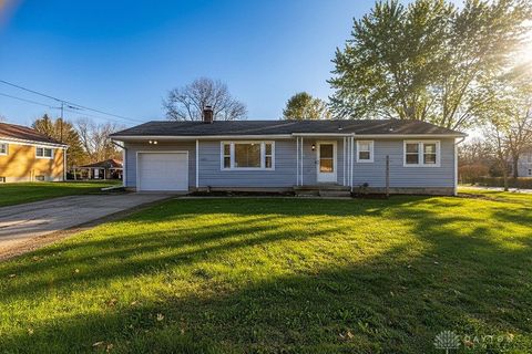 Photo of 2925 Lantz Rd, Beavercreek, OH 45434 (MLS # 952243)