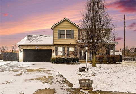 Photo of 220 Auburn Meadows Court, Carlisle, OH 45005 (MLS # 952219)