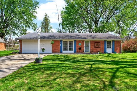 Photo of 4264 Bellemead Drive, Bellbrook, OH 45305 (MLS # 956308)
