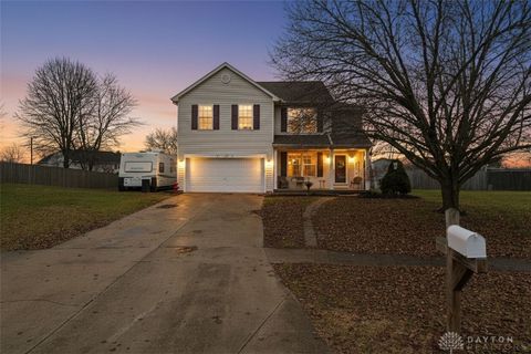 Photo of 8737 Appleridge Court, Franklin, OH 45005 (MLS # 949753)