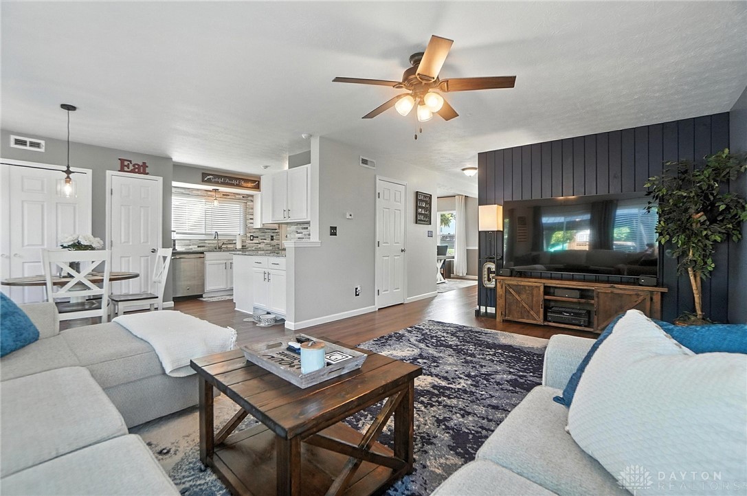 Miamisburg, Ohio 45342, United States, 4 Bedrooms Bedrooms, ,3 BathroomsBathrooms,Residential,Active,177046