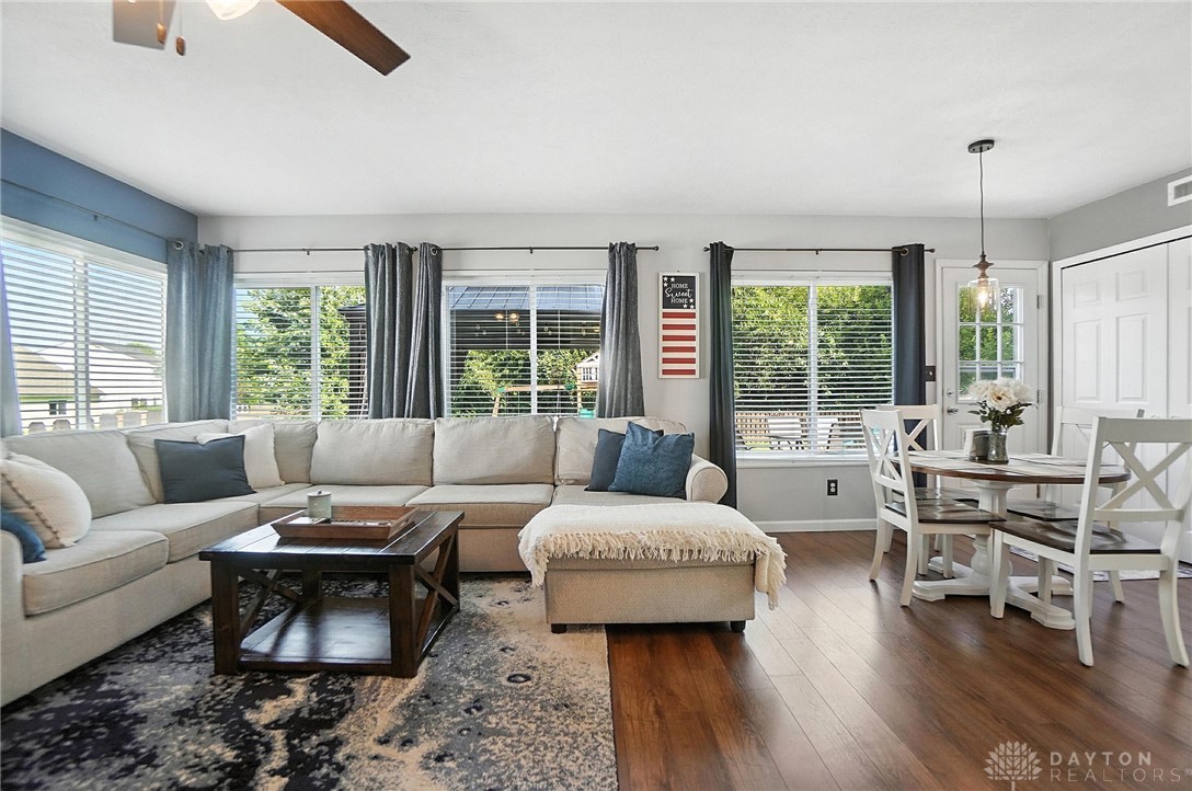 Miamisburg, Ohio 45342, United States, 4 Bedrooms Bedrooms, ,3 BathroomsBathrooms,Residential,Active,177046