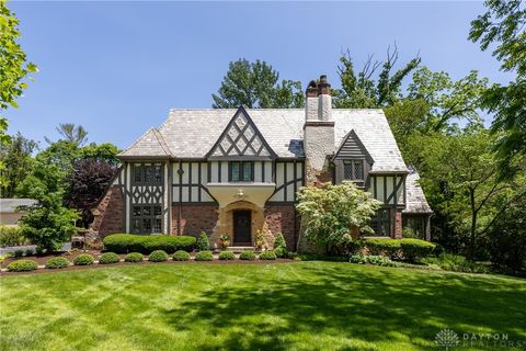 Photo of 1500 Ridgeway Road, Oakwood, OH 45419 (MLS # 953242)